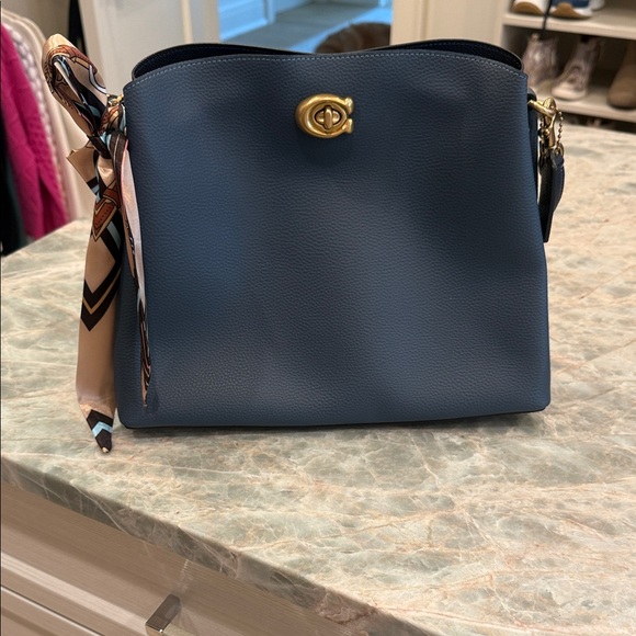 Coach Navy Blue Shoulder Bag with Gold Accents - Picture 2 of 7
